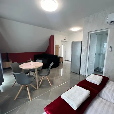 Palma * Cserkeszőlő